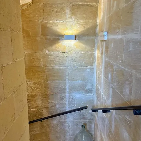 4 Borgo Vilhena - In * Floriana