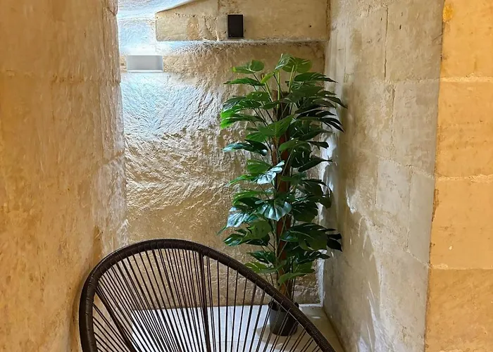 4 Borgo Vilhena - In *